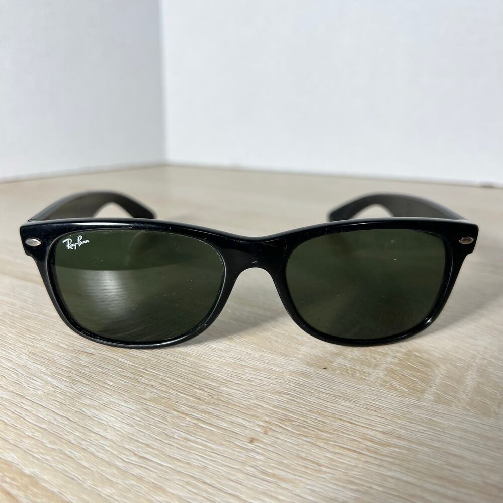 Ray-Ban RB2132 New Wayfarer 901 Sunglasses Black DAMAGED 55-18 Italy - Picture 2 of 16